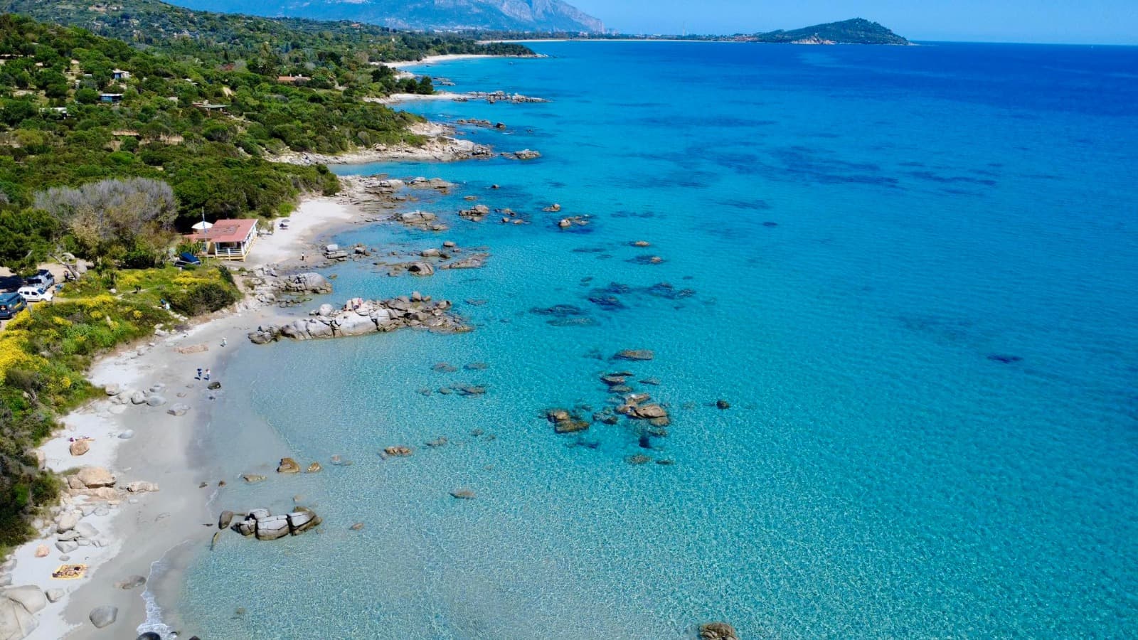 Vista aerea della costa turchese dell'Ogliastra